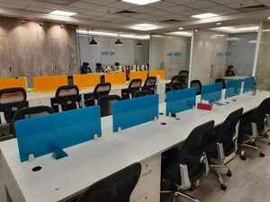  Office Space For Rent in Palasia Square