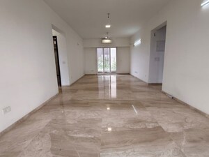 Room in 3 BHK Apartment at Mahindra Vivante, Andheri East – for Rent