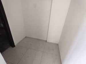 Room in 3 BHK Apartment at Mahindra Vivante, Andheri East – for Rent