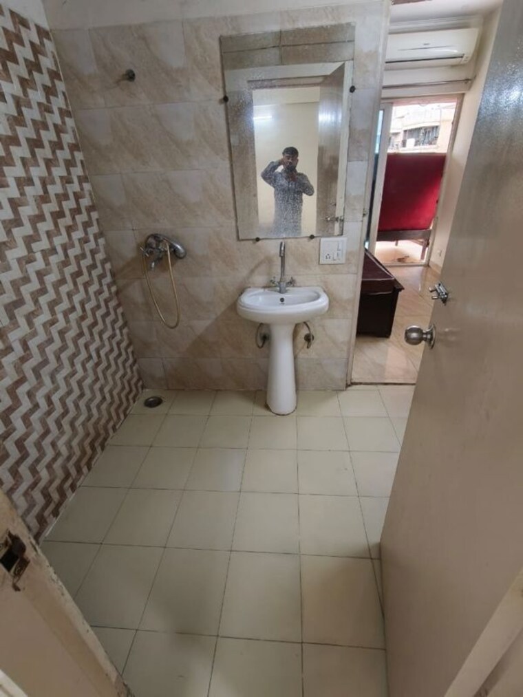 Bathroom, trident-embassy 3 Bedroom 1309 Sq.Ft. Apartment In Sector 1 Greater Noida Greater Noida 10517709