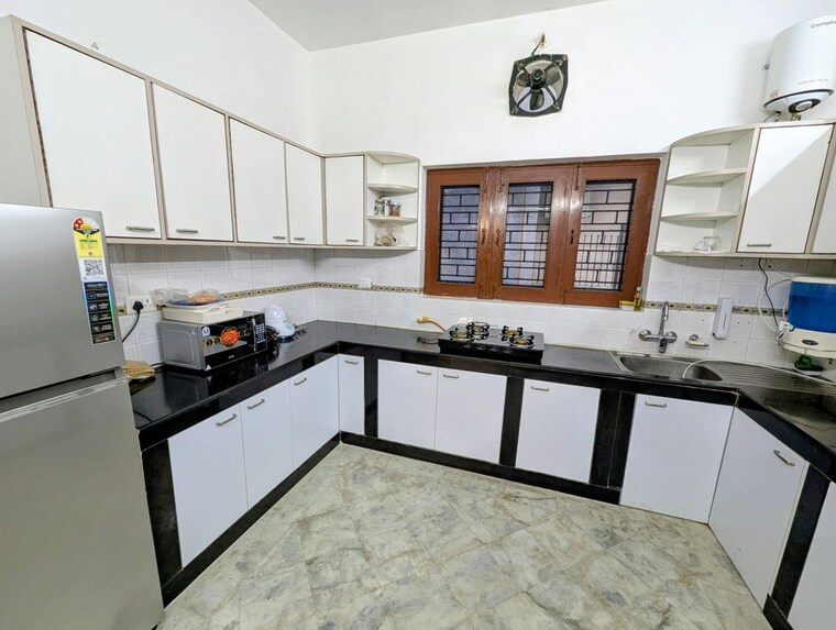 Kitchen, bptp-parklands-villa 5 Bedroom 1000 Sq.Ft. Apartment In Sector 88 Faridabad 10524017