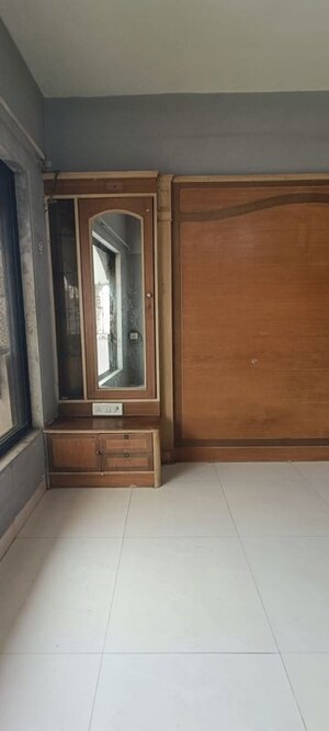 Room in 1 BHK Apartment at Sagar Avenue  II, Santacruz East – for Rent