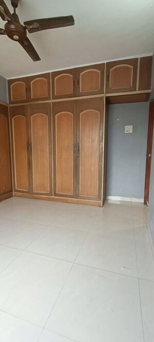 Room in 1 BHK Apartment at Sagar Avenue  II, Santacruz East – for Rent