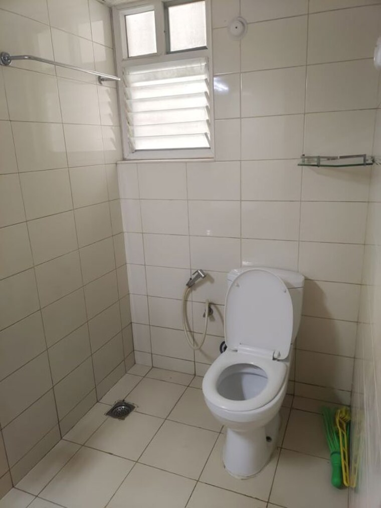 Bathroom, mantri-celestia 2 Bedroom 950 Sq.Ft. Apartment In Gachibowli Hyderabad 10524042