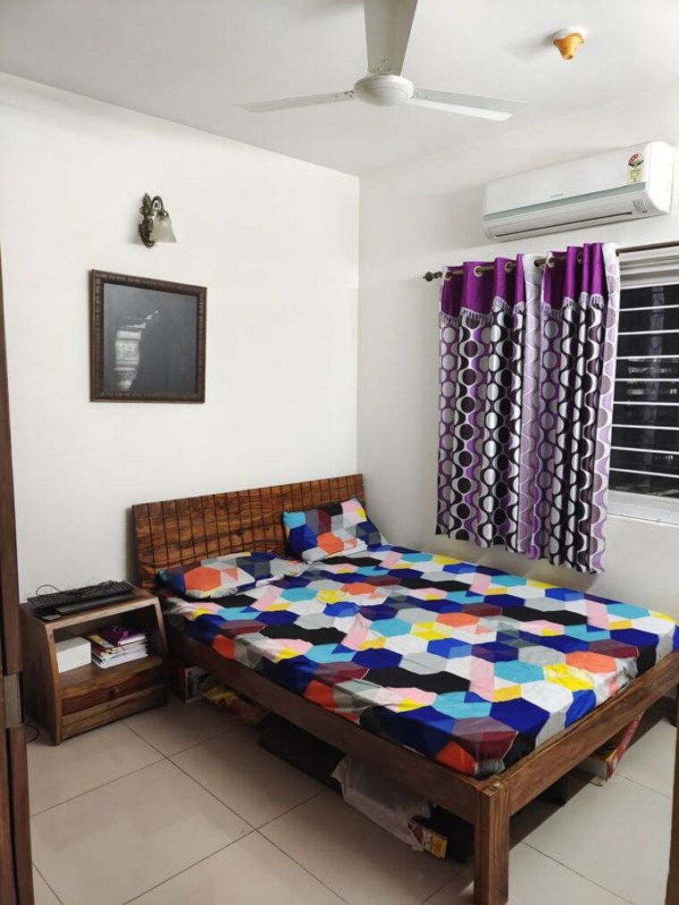Bedroom, mantri-celestia 2 Bedroom 950 Sq.Ft. Apartment In Gachibowli Hyderabad 10524042
