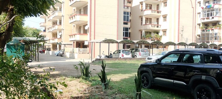 Exterior View, silver-city-extention  1367 Sq.Yd. Plot In Vip Road Zirakpur 9448384