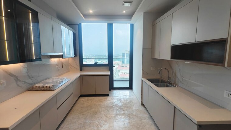 Kitchen, m3m-trump-tower 2.5 Bedroom 3159 Sq.Ft. Apartment In Sector 65 Gurgaon 10524071