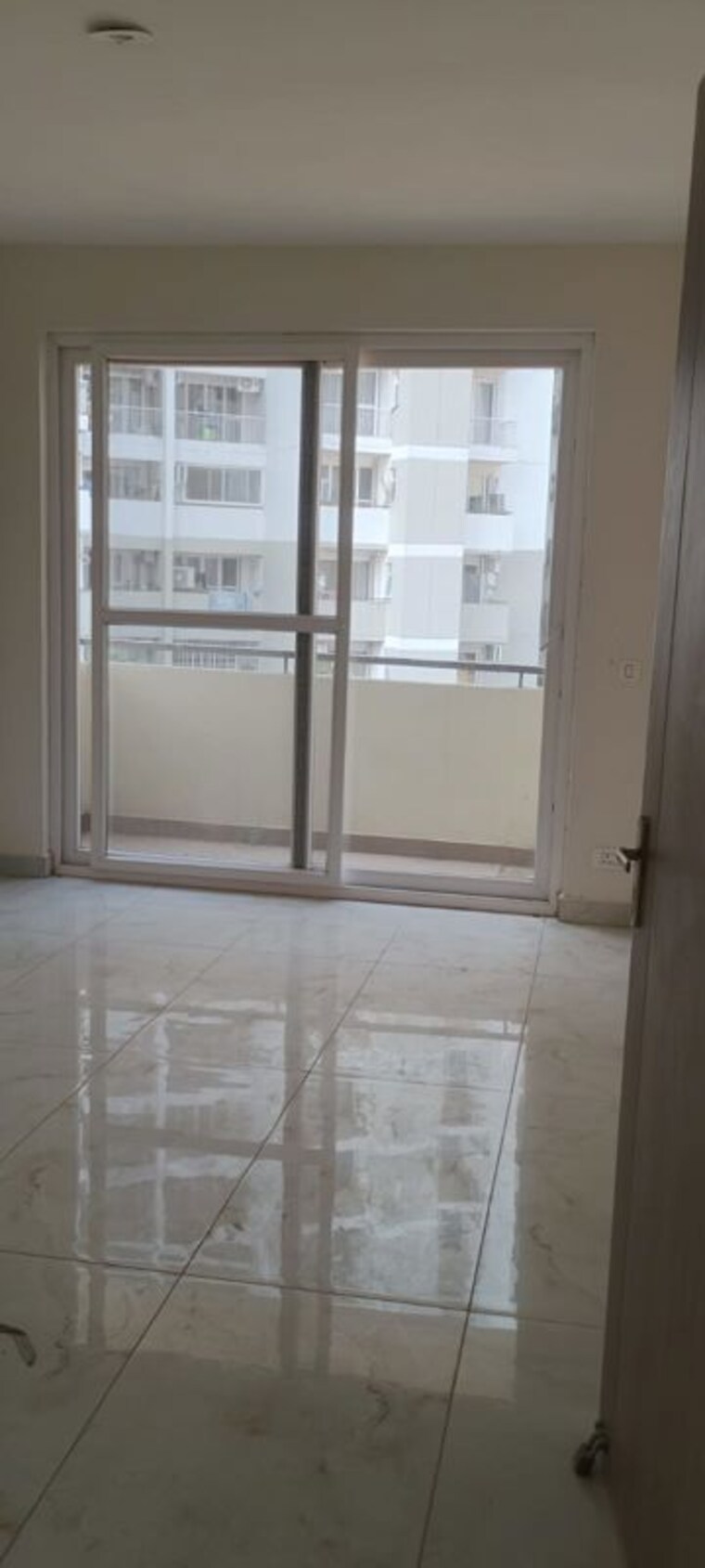 Room, vip road 4 Bedroom 2465 Sq.Ft. Apartment In Vip Road Zirakpur 9329970