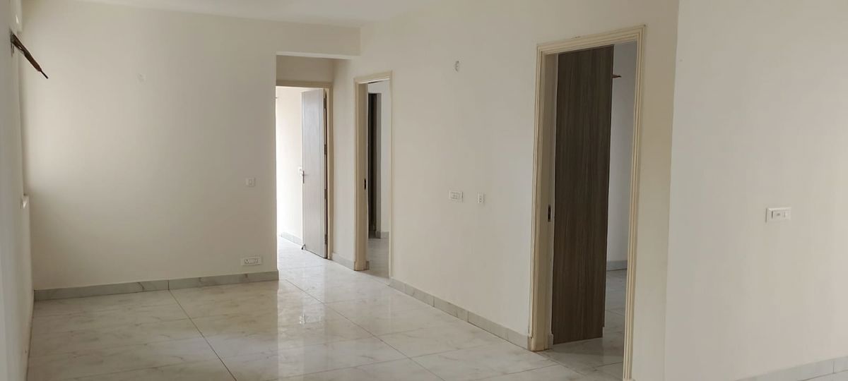4 BHK + Servant Room Apartment For Sale in VIP Road