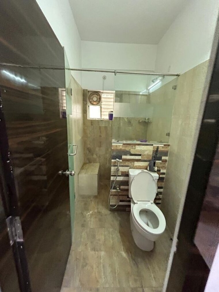 Bathroom, hallmark-gardenia 3 Bedroom 1883 Sq.Ft. Apartment In Neknampur Hyderabad 10524114