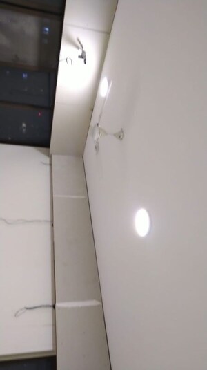 Furnished Amenities in 4 BHK Apartment at Kalpataru Solitaire, Juhu – for Rent