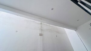 Room in 6+ BHK Independent House at Vrindavan Yojna – for Sale