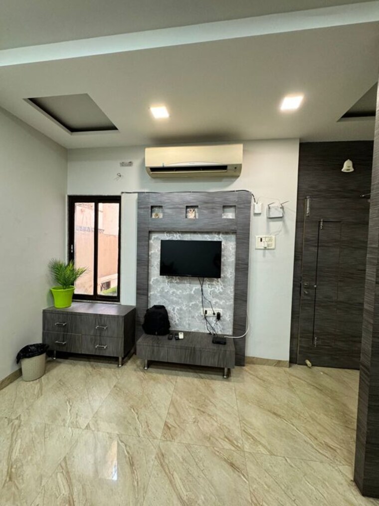  Parking, sigra 2 Bedroom 1350 Sq.Ft. Apartment In Sigra Varanasi 10524136