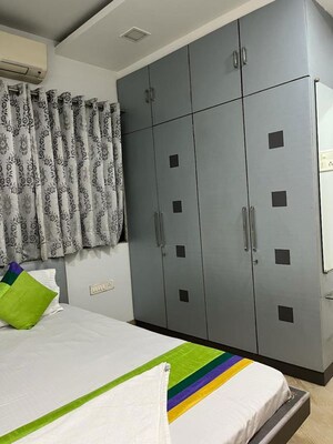 Team Area in 2 BHK Apartment at Sigra – for Rent
