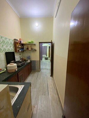 Kitchen in 1.5 BHK Builder Floor at Gomti Nagar – for Rent