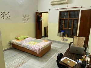 1.5 BHK Builder Floor For Rent in Gomti Nagar
