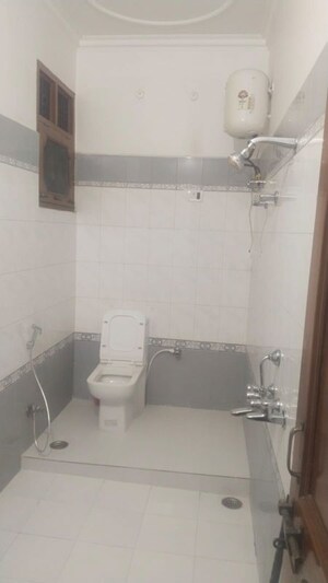 Bathroom in 1 RK Builder Floor at Gomti Nagar – for Rent