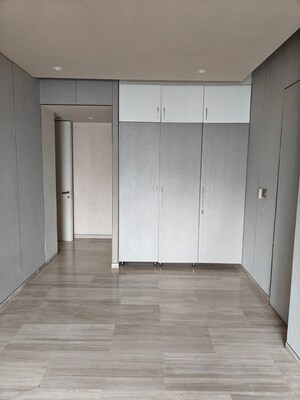 Room in 3 BHK Apartment at Lodha World Crest, Worli – for Sale