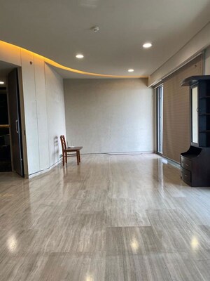 Room in 4 BHK Apartment at Lodha World Crest, Worli – for Sale