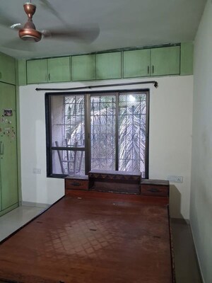 Room in 3 BHK Apartment at Kabra Hyde Park, Manpada – for Sale