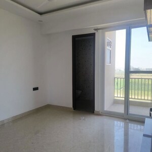 Room in 3 BHK Apartment at The Ananta Aspire, Utrathiya – for Rent