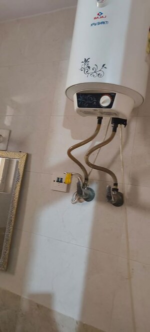 Furnished Amenities in 3 BHK Apartment at Sector 3 Dwarka – for Rent