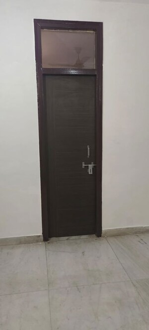 Room in 3 BHK Apartment at Sector 3 Dwarka – for Rent