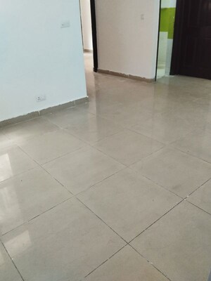 Room in 2 BHK Apartment at Supertech Cape Town, Sector 74 – for Rent