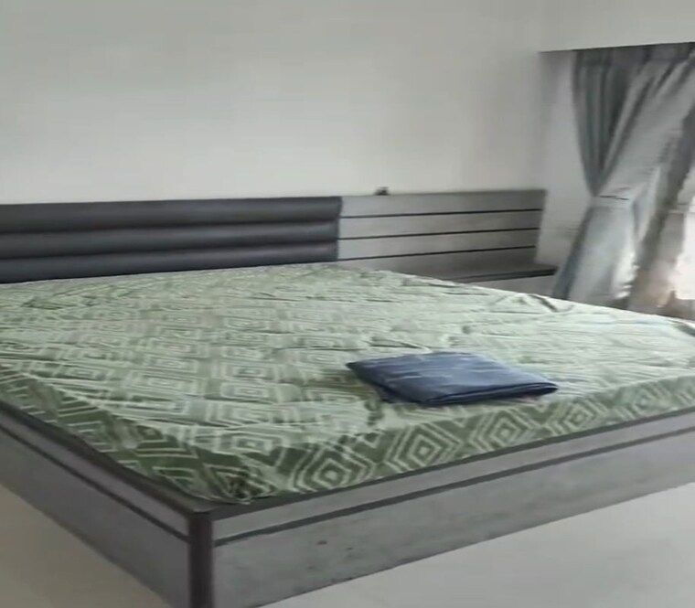 Bedroom, dadar east 2 Bedroom 675 Sq.Ft. Apartment In Dadar East Mumbai 10524307