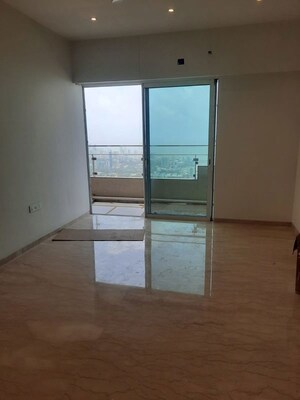Room in 3.5 BHK Apartment at Lokhandwala Minerva Mahalaxmi, Mahalaxmi – for Rent