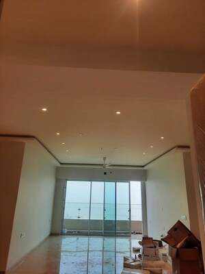 Room in 3.5 BHK Apartment at Lokhandwala Minerva Mahalaxmi, Mahalaxmi – for Rent
