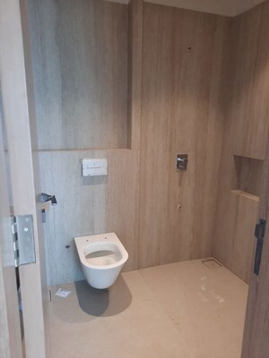 Bathroom in 3.5 BHK Apartment at Lokhandwala Minerva Mahalaxmi, Mahalaxmi – for Rent