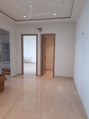 Room in 3.5 BHK Apartment at Lokhandwala Minerva Mahalaxmi, Mahalaxmi – for Rent