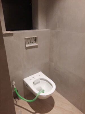 Bathroom in 3.5 BHK Apartment at Lokhandwala Minerva Mahalaxmi, Mahalaxmi – for Rent