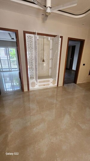 3 BHK Builder Floor For Rent in Sector 21