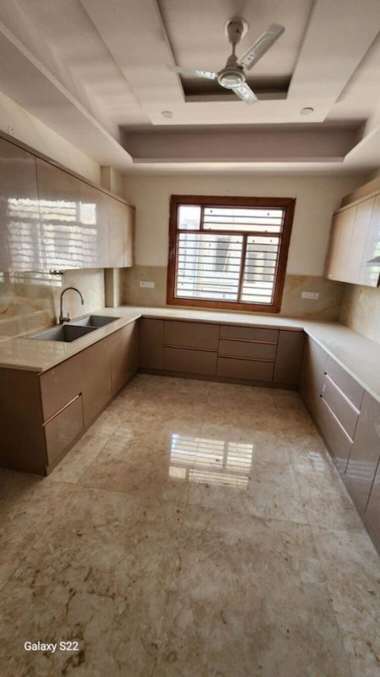 Kitchen, sector 21 3 Bedroom 1600 Sq.Ft. Builder Floor In Sector 21 Gurgaon 10524294