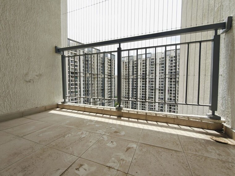 Balcony, godrej-emerald 3 Bedroom 907 Sq.Ft. Apartment In Ghodbunder Road Thane 10524301