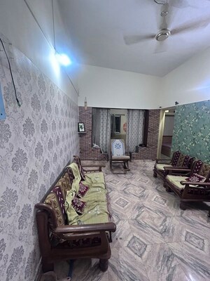 Living Room in 2.5 BHK Apartment at Clover Park – for Rent