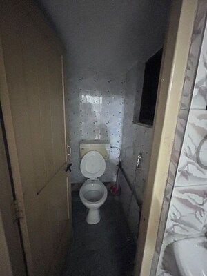 Bathroom in 2.5 BHK Apartment at Clover Park – for Rent