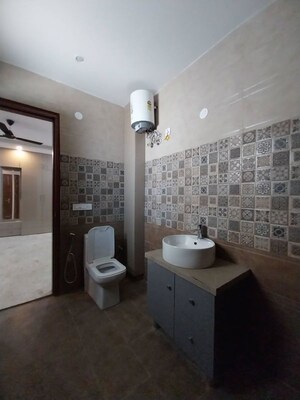 Bathroom in 3 BHK Builder Floor at Sector 21 – for Rent