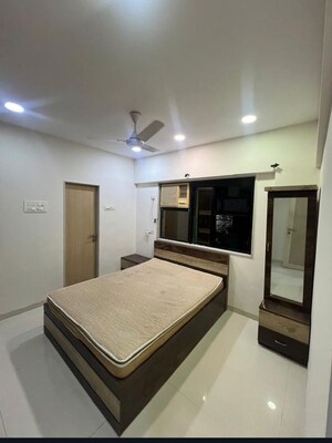 Bedroom in 1 BHK Apartment at Bandra West – for Rent