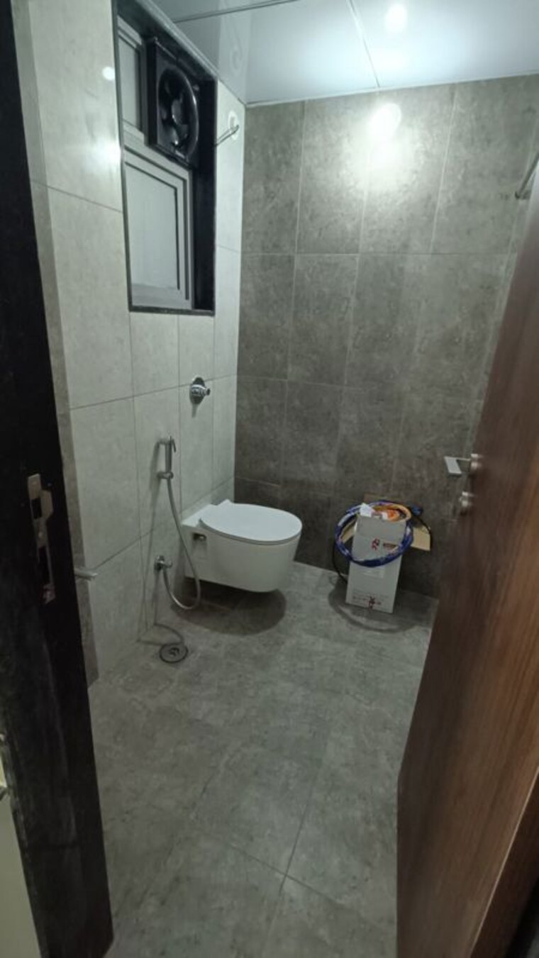 Bathroom, vilas-javdekar-yashwin-enchante 3 Bedroom 1000 Sq.Ft. Apartment In Kharadi Pune 10524331