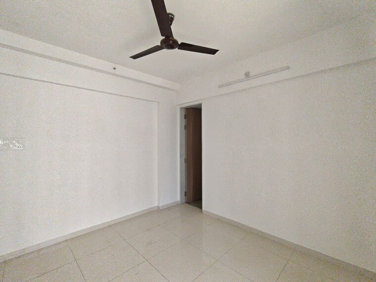Room, godrej-emerald 3 Bedroom 927 Sq.Ft. Apartment In Ghodbunder Road Thane 10524341