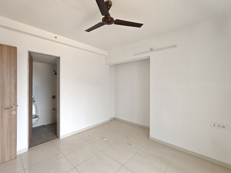 Room, godrej-emerald 3 Bedroom 927 Sq.Ft. Apartment In Ghodbunder Road Thane 10524341