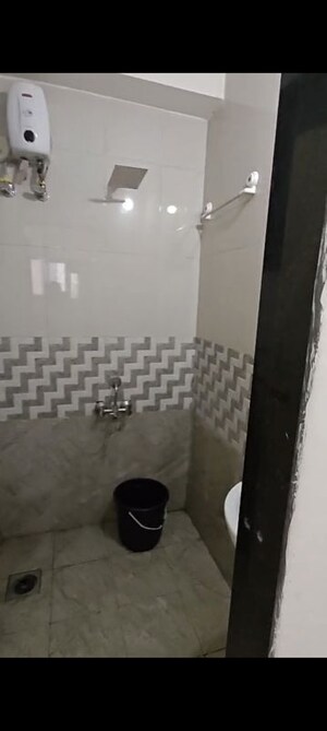 Bathroom in 1 BHK Apartment at Unnat Nagar – for Rent