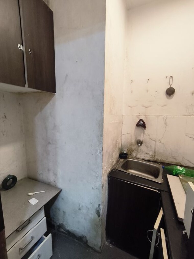 Kitchen, jmd-galleria Commercial Office Space 673 Sq.Ft. In Sector 48 Gurgaon 10524346