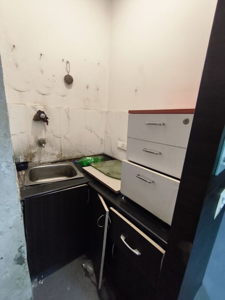 Kitchen, jmd-galleria Commercial Office Space 673 Sq.Ft. In Sector 48 Gurgaon 10524346