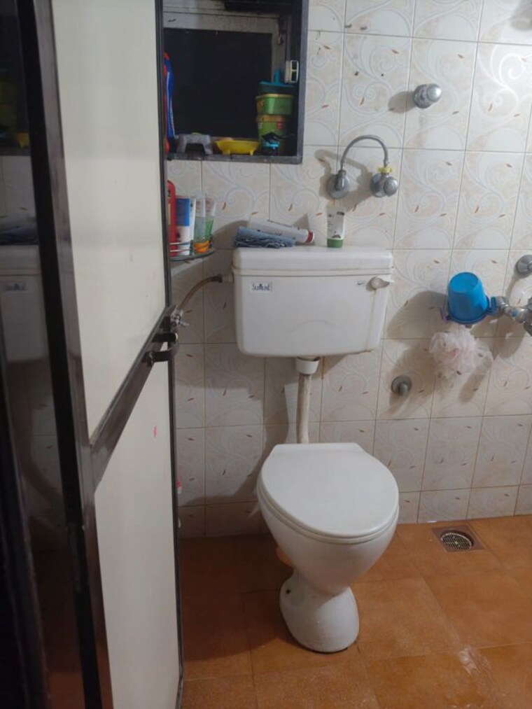 Bathroom, girikunj-chs 2 Bedroom 700 Sq.Ft. Apartment In Ghodbunder Road Thane 10524373