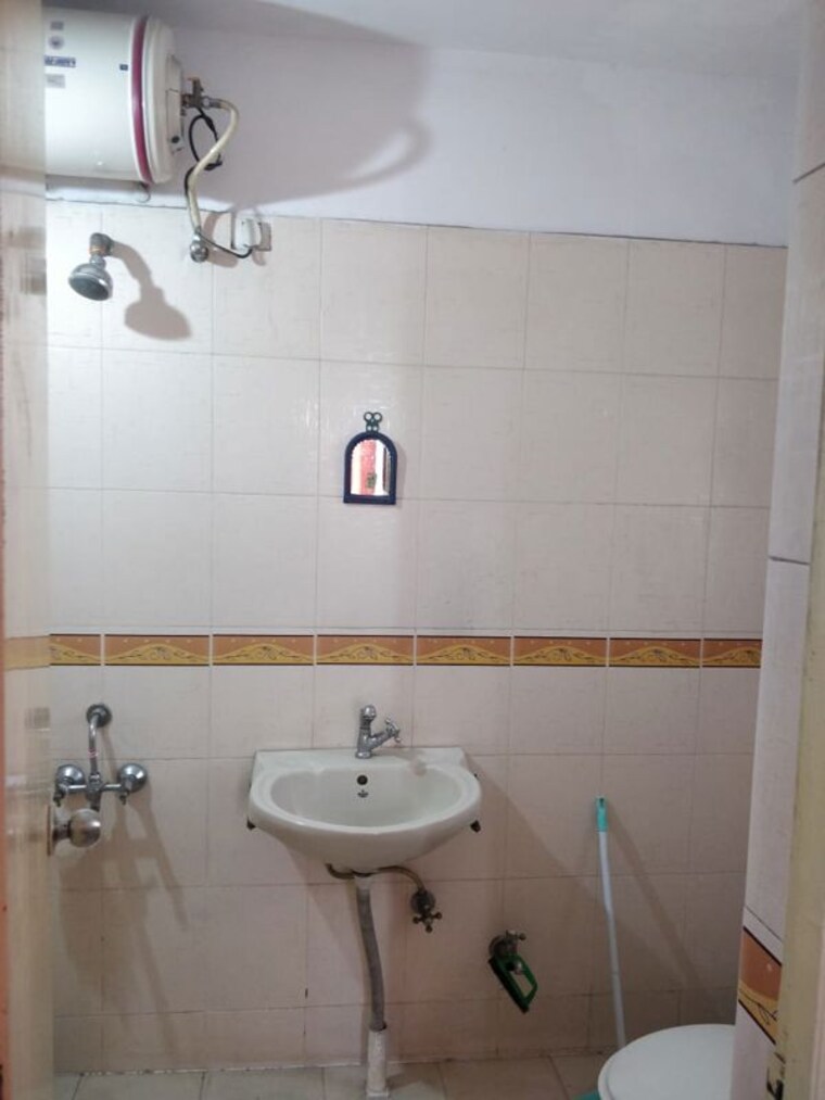 Bathroom, pentagon-fortune-east 3 Bedroom 1200 Sq.Ft. Apartment In Kharadi Pune 10524364