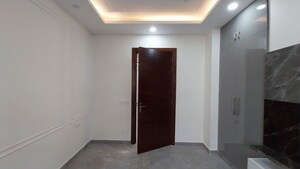 Room in 4 BHK Builder Floor at Sector 21 – for Rent